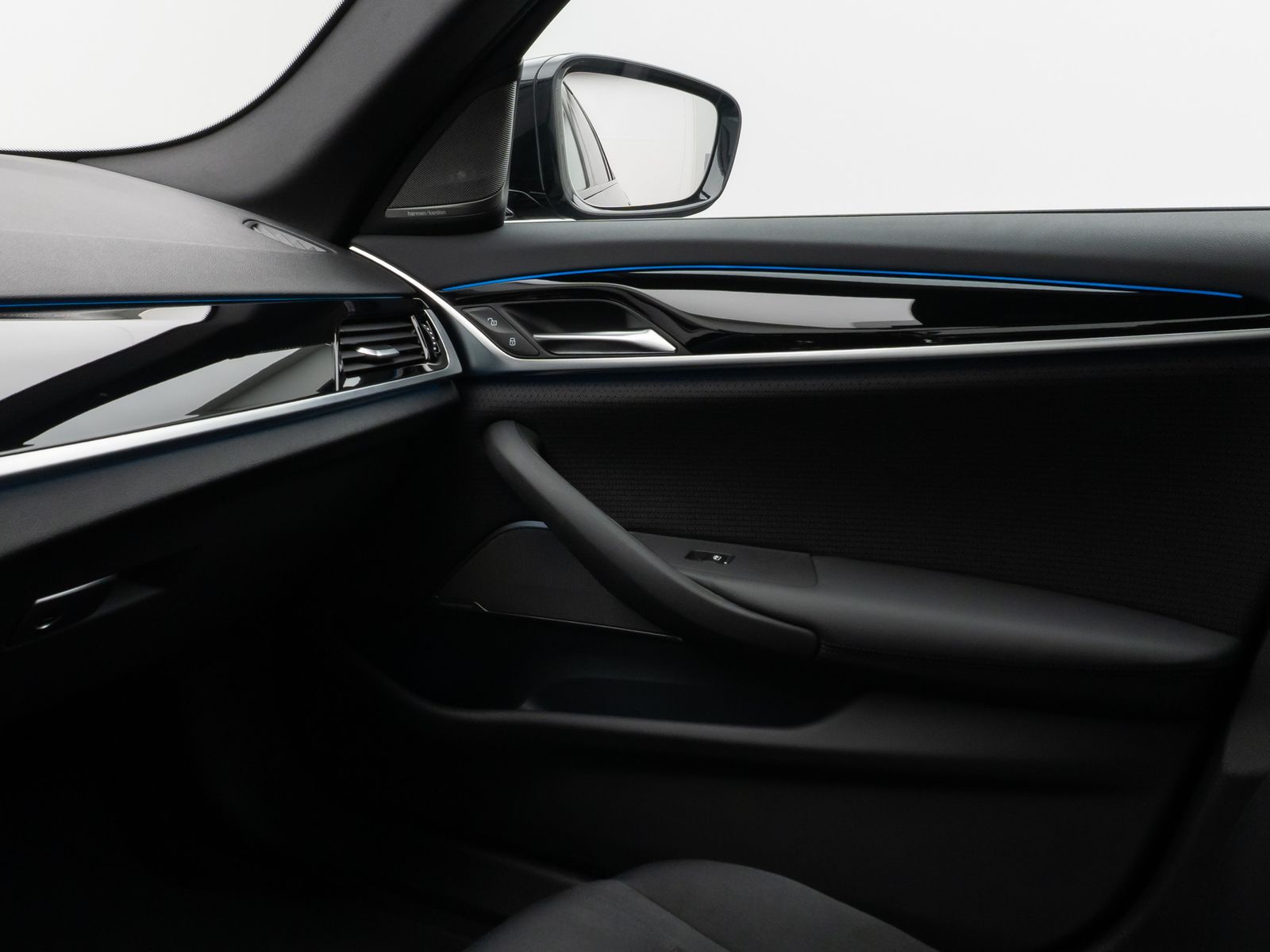 Fahrzeugabbildung BMW 530e H/K DAB AHK Komfort Alarm 4xKlima 18Zoll