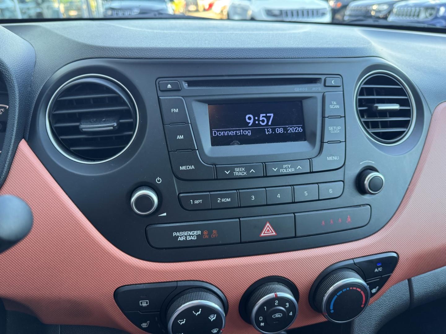 Hyundai i10 Style Allwetterreifen Sitzheizung Klimaautom