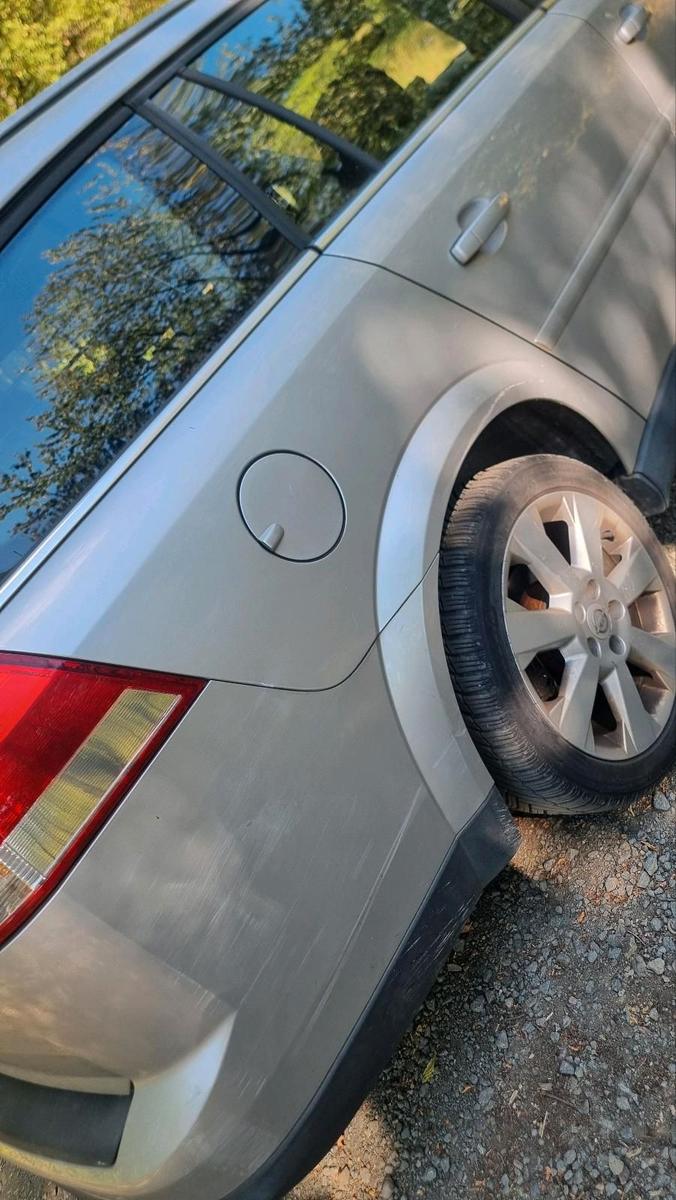 Opel Vectra 2006 — rear view