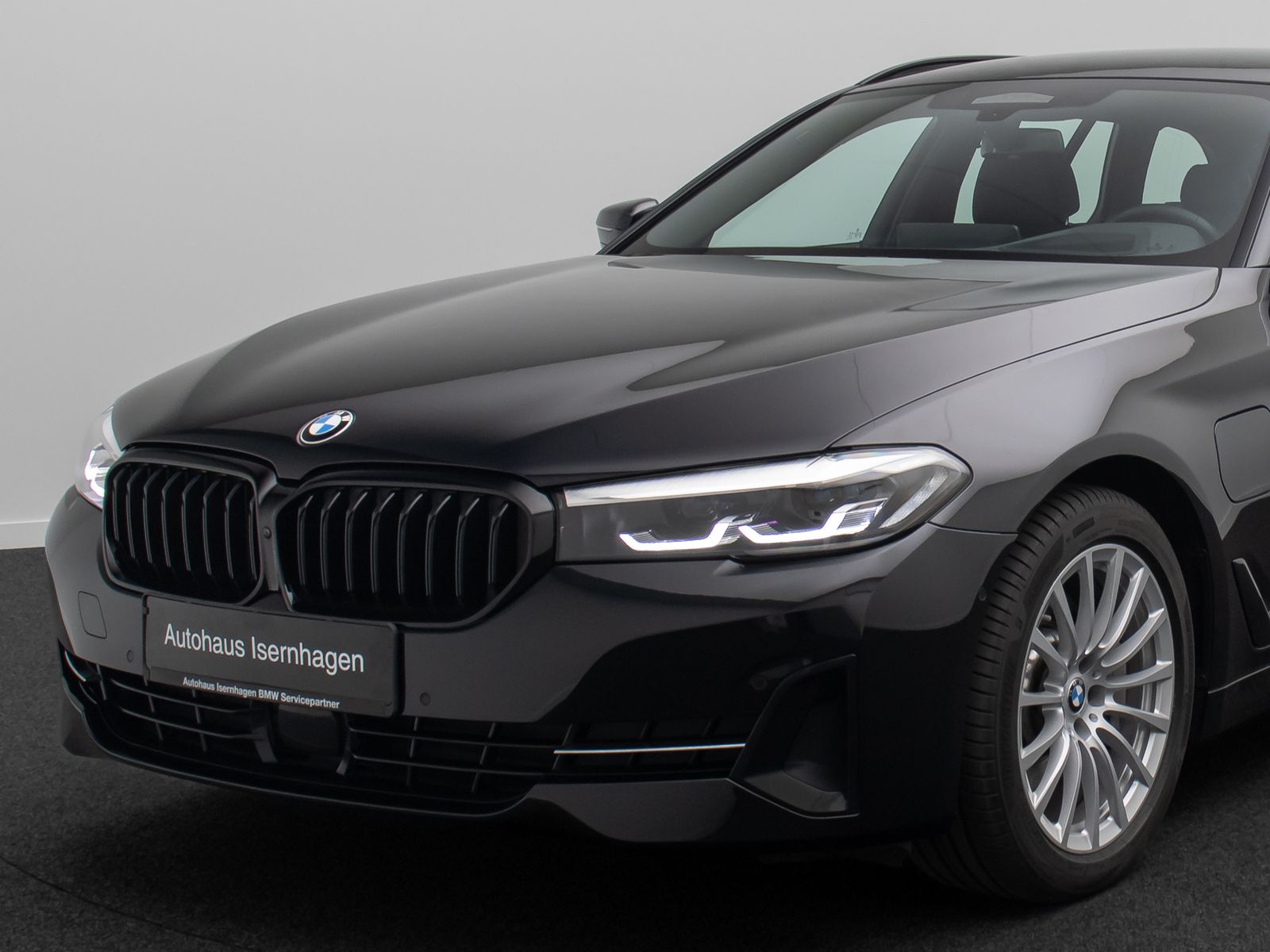 Fahrzeugabbildung BMW 530e xD 360°HUD DAB H/K 4xKlima Komfort AHK ACC