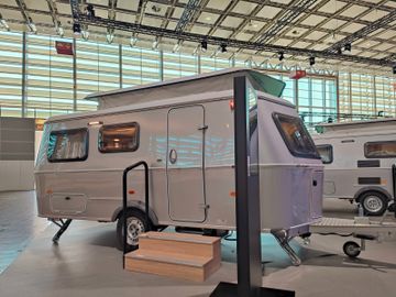 Fahrzeugabbildung HYMER / ERIBA / HYMERCAR TOURING 560 LEGEND URBAN 2023