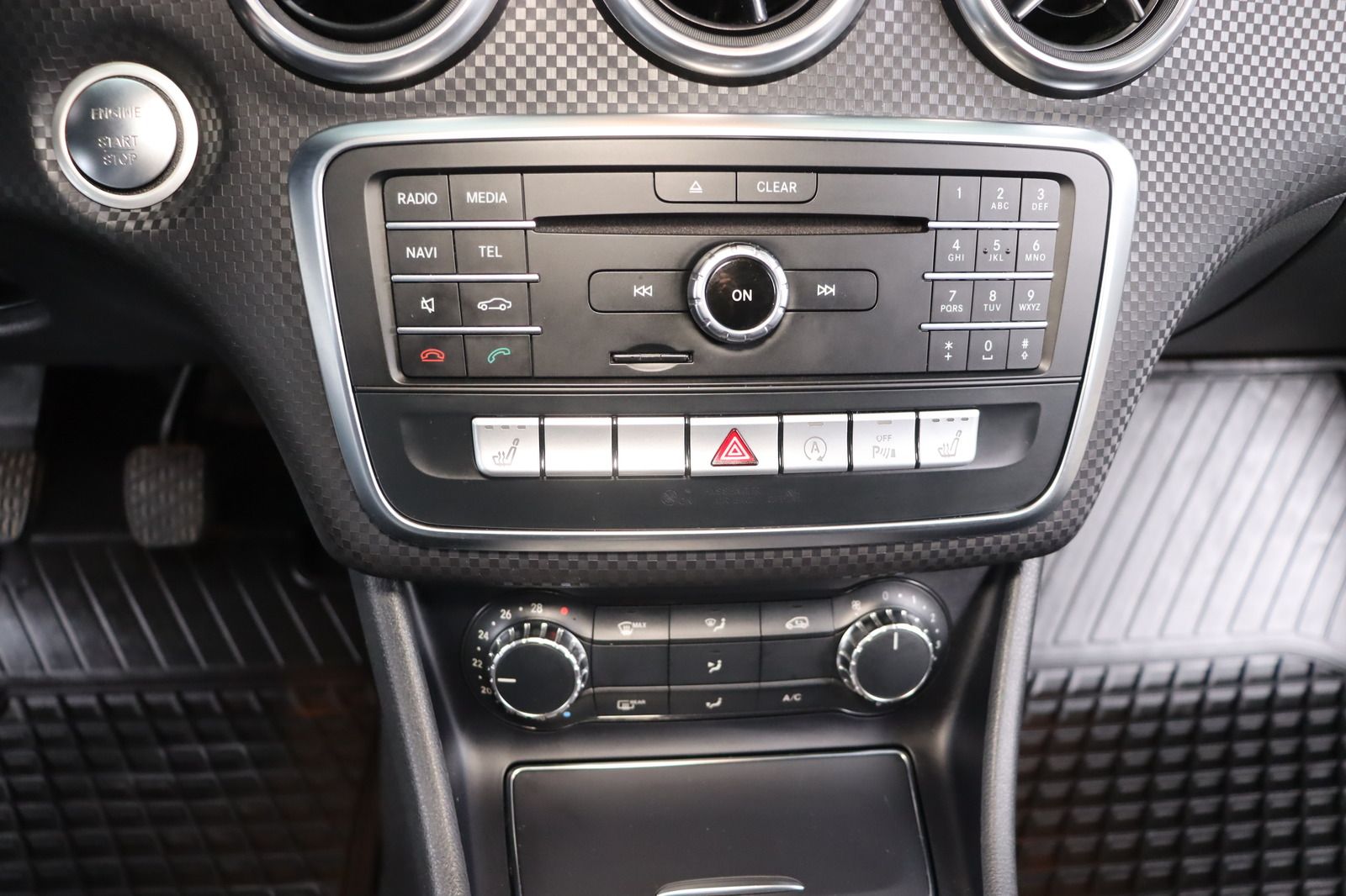 Fahrzeugabbildung Mercedes-Benz A 200 d * LED * Navi * SHZ *