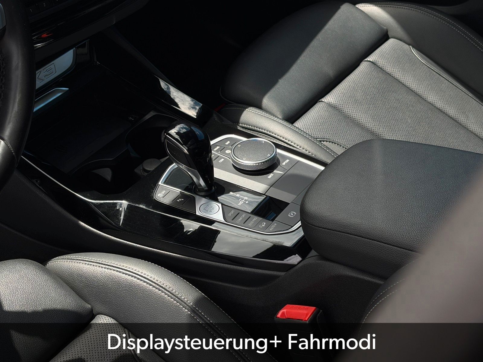 Fahrzeugabbildung BMW X3 xDr30d M Sport Pano Carbon Navi DA Kamera 20"