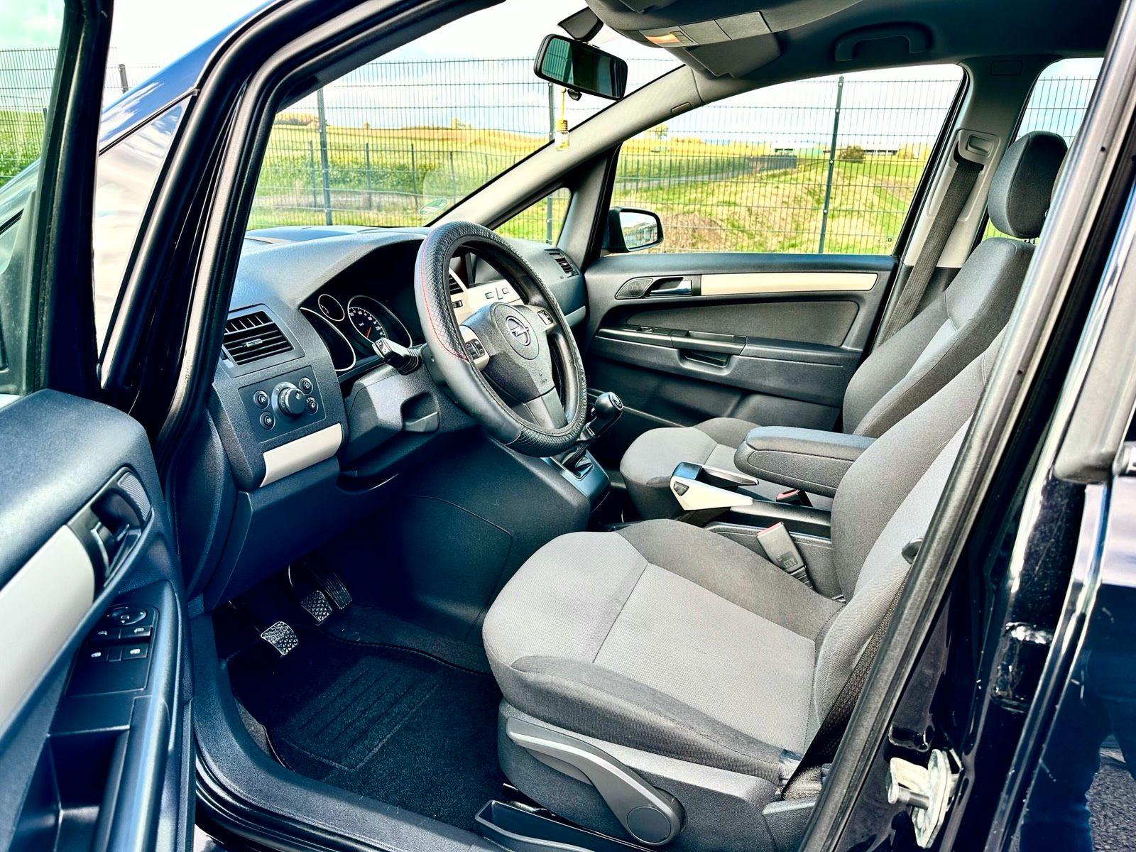 Opel Zafira 2009 — photo 13