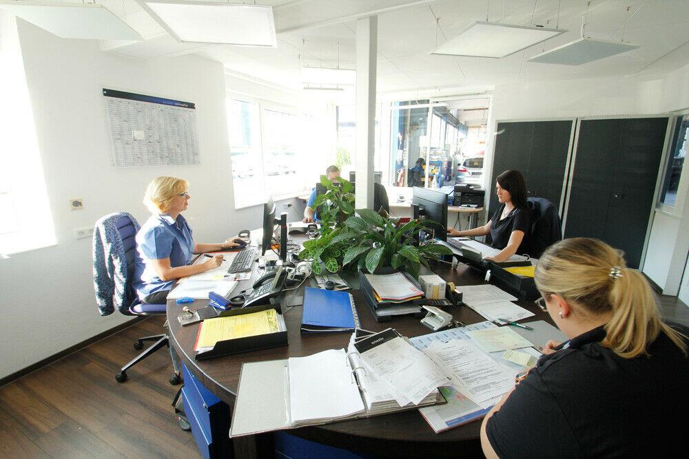 showroom-image-main