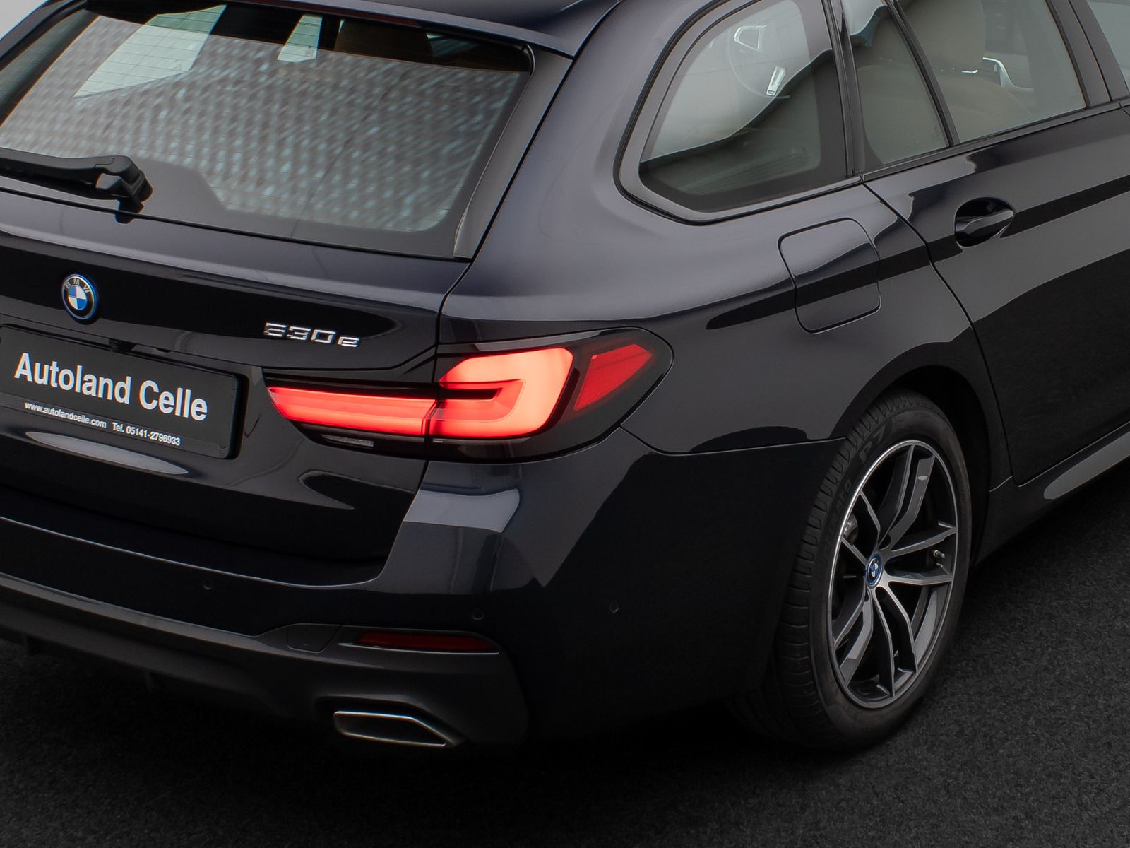 Fahrzeugabbildung BMW 530e M Sport Panorama Laser Kamera HUD DAB H/K