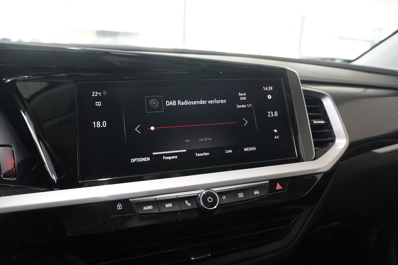 Fahrzeugabbildung Opel Grandland (X) 1.6T GSe HYBRID 4X4 NAVI/LED/SPORT