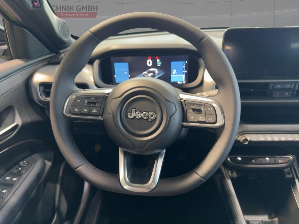 Fahrzeugabbildung Jeep Avenger Summit Electric WINTER MATRIX 360GRAD AC