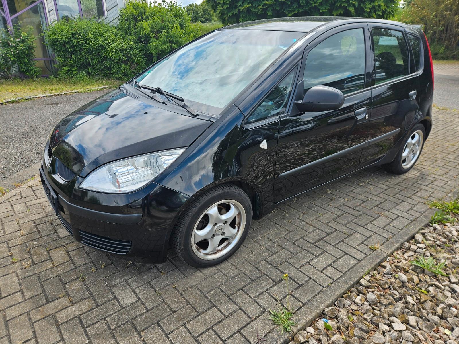 Mitsubishi Colt CZ3 Lim. 5-trg. 1.1 Invite   Tüv Neu !!