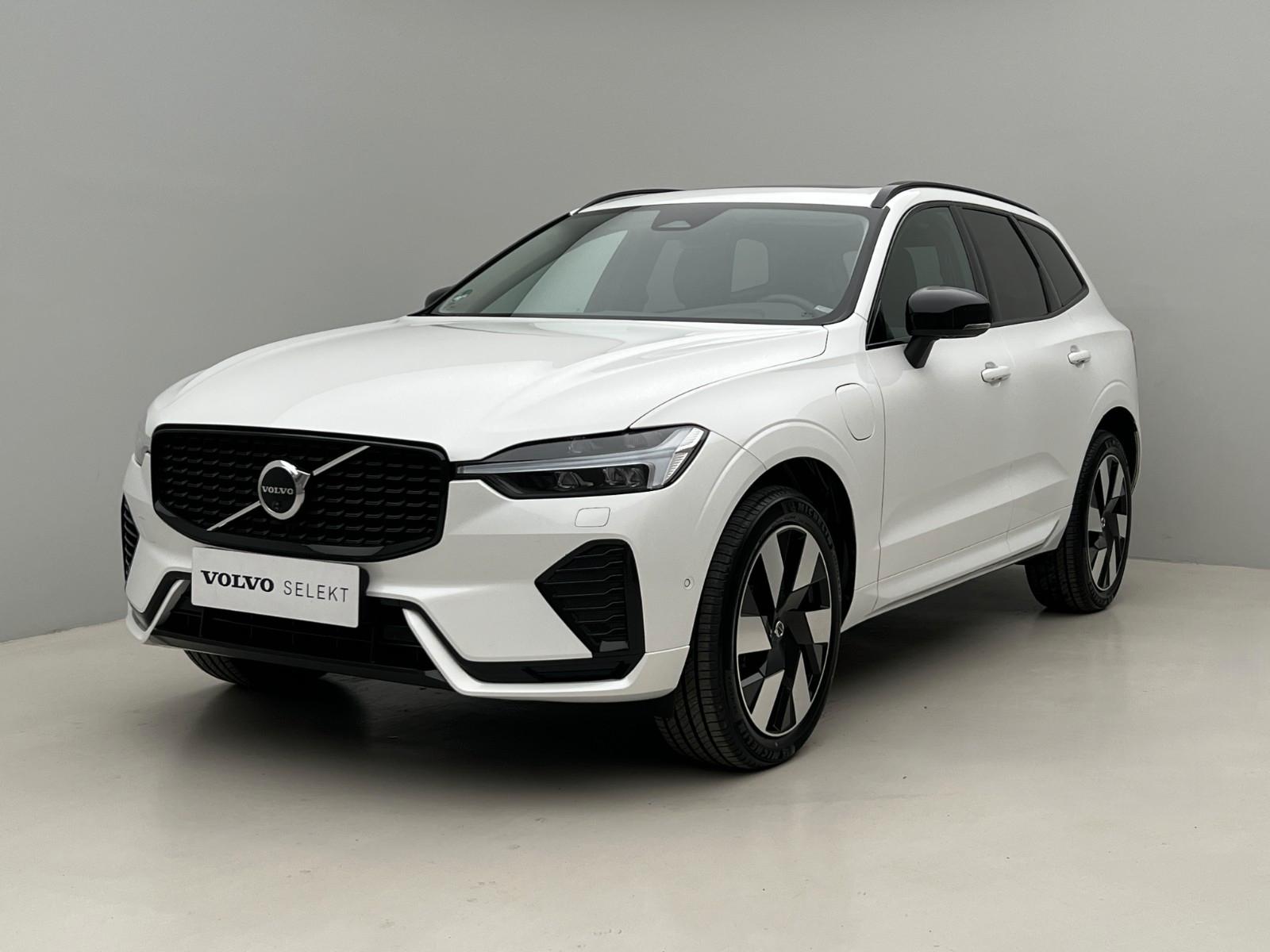 Volvo XC60 Plus Dark Recharge Plug-In Hybrid AWD
