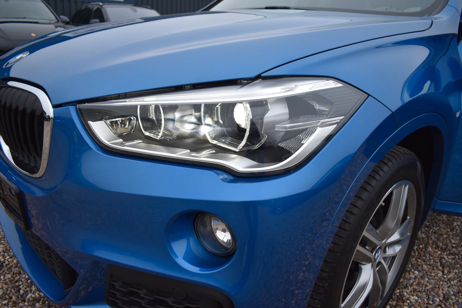 Fahrzeugabbildung BMW X1 sDrive 18 i M Sport Panorama AHK LED Autom.