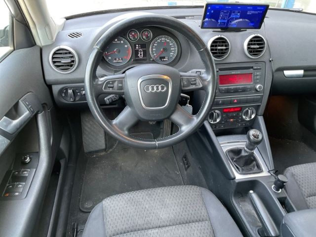 Fahrzeugabbildung Audi A3 1.8 TFSI Quattro Sportback Klimaautomatik