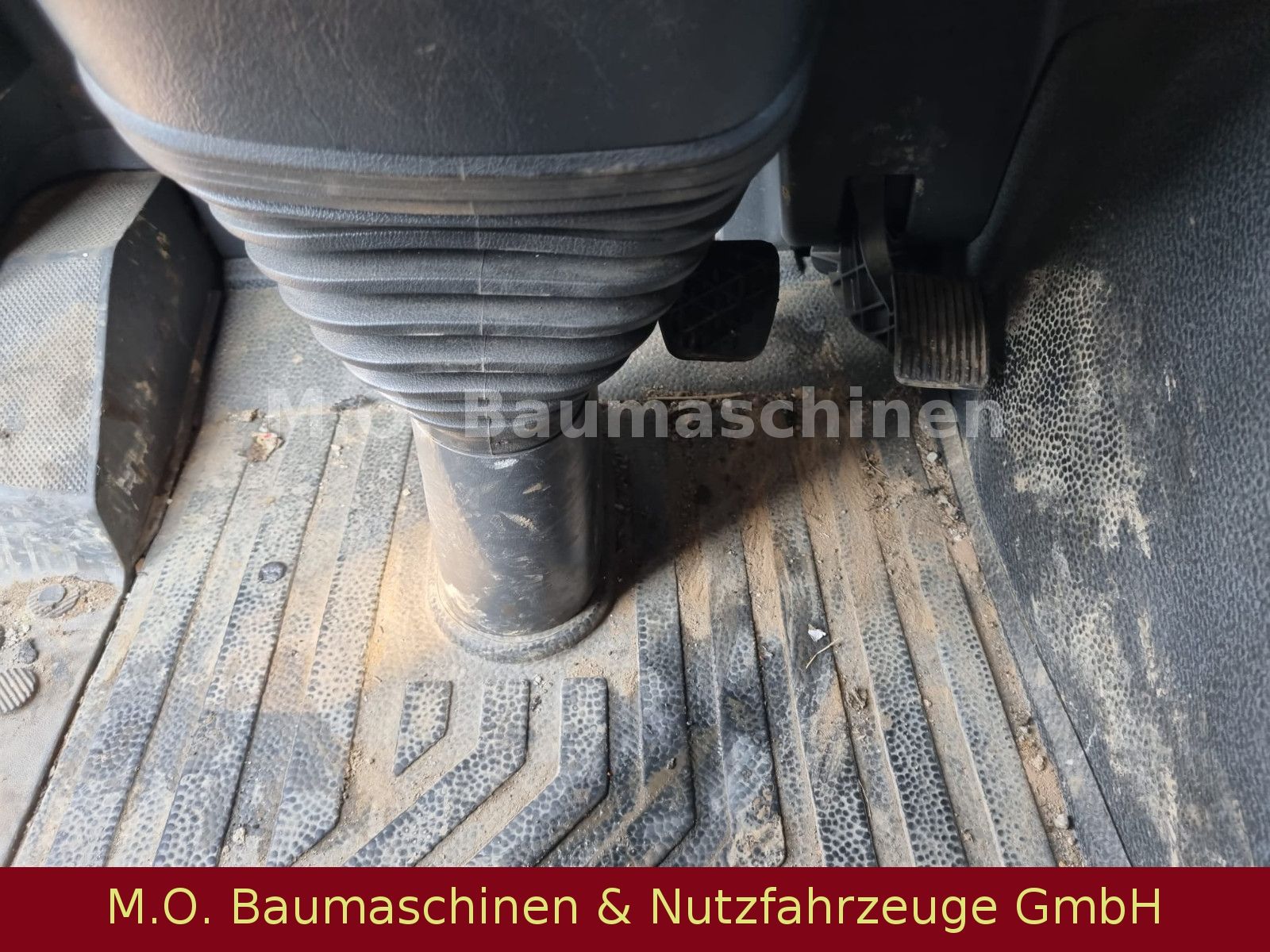 Fahrzeugabbildung Mercedes-Benz Actros 2541 / Saug- & Spühlwagen / 11.000 L /ADR