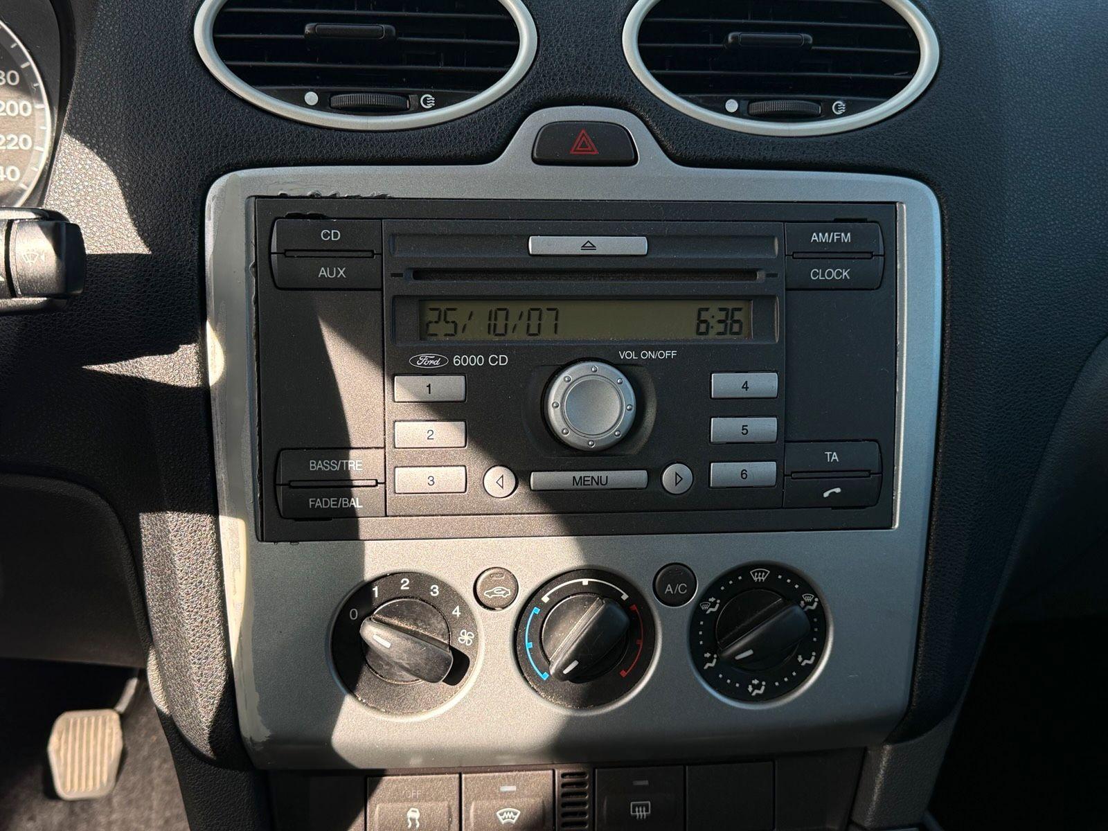 Ford Focus 2007 — photo 9