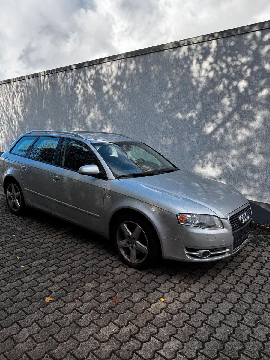 Audi A4 2005 — rear view