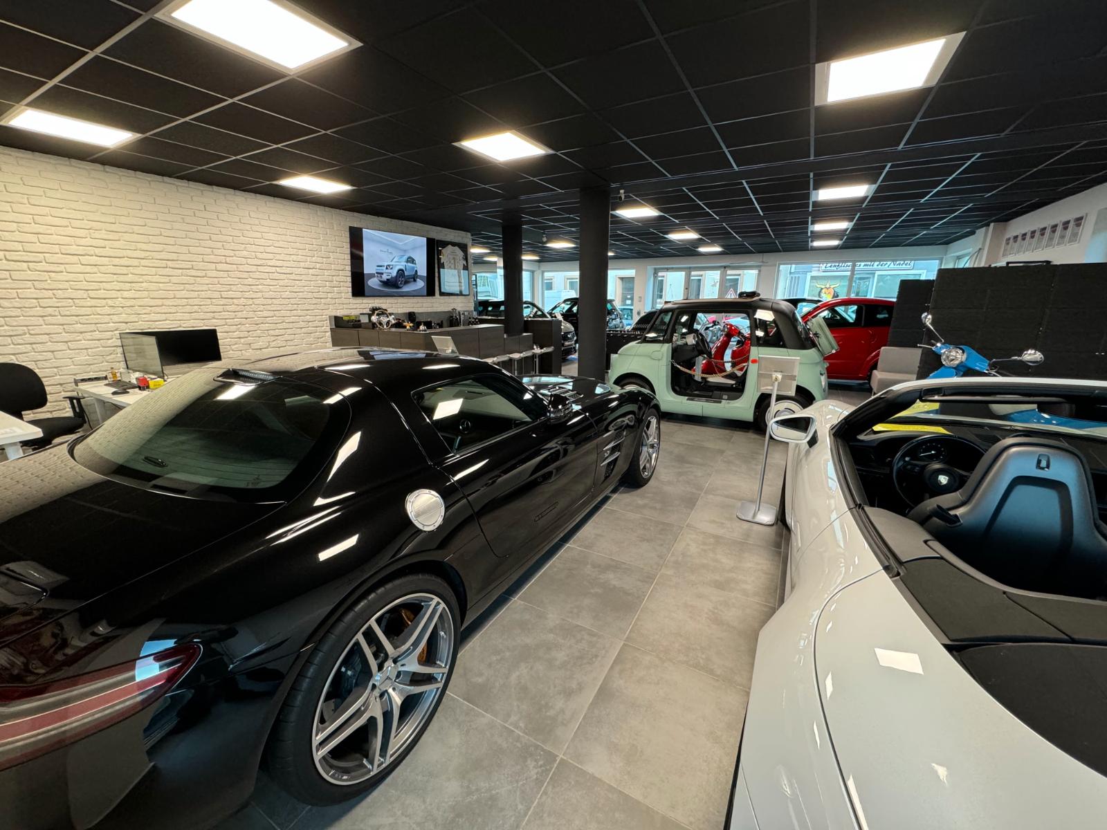 showroom-image-bottom