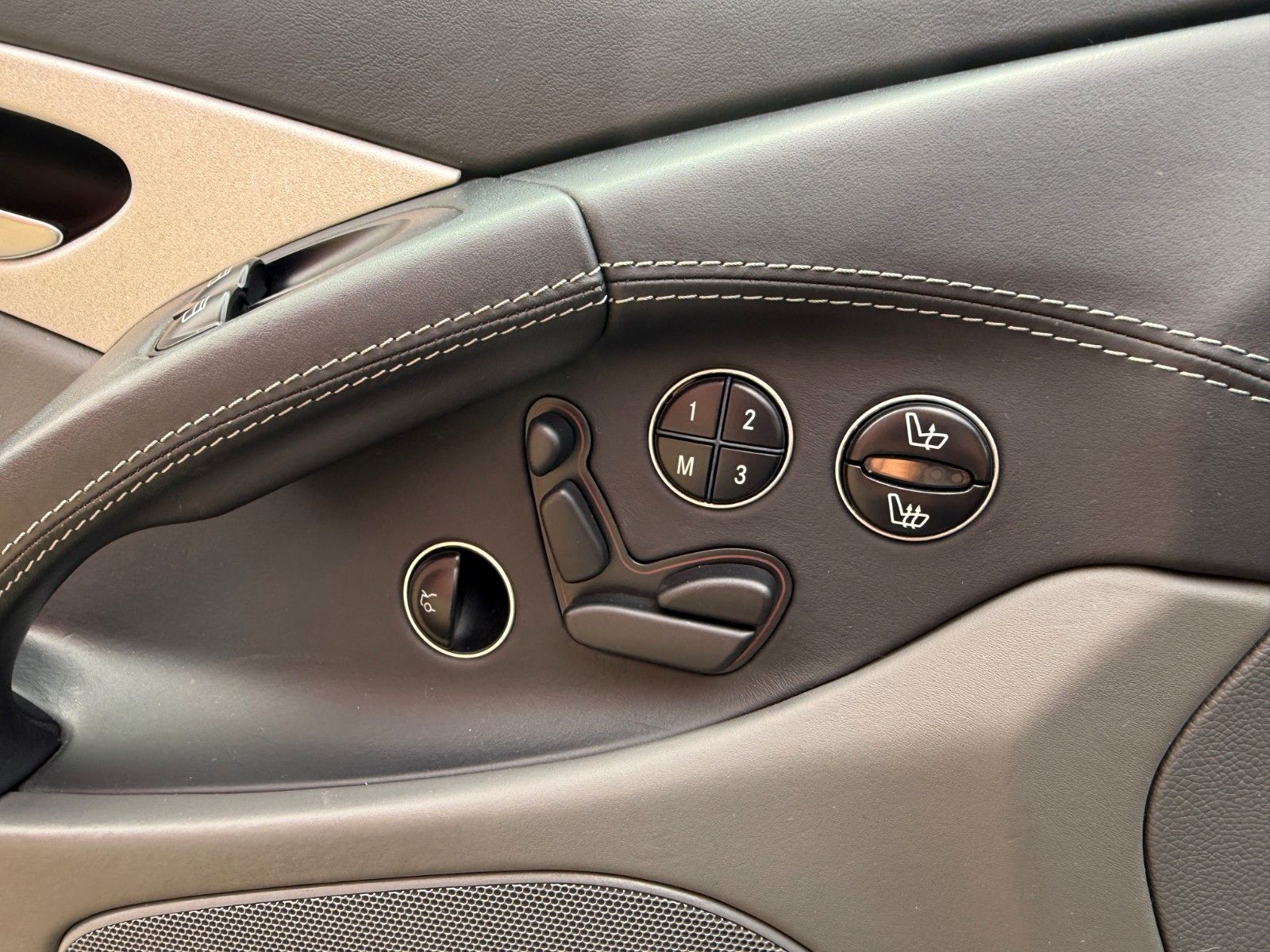 Fahrzeugabbildung Mercedes-Benz SL 55 AMG