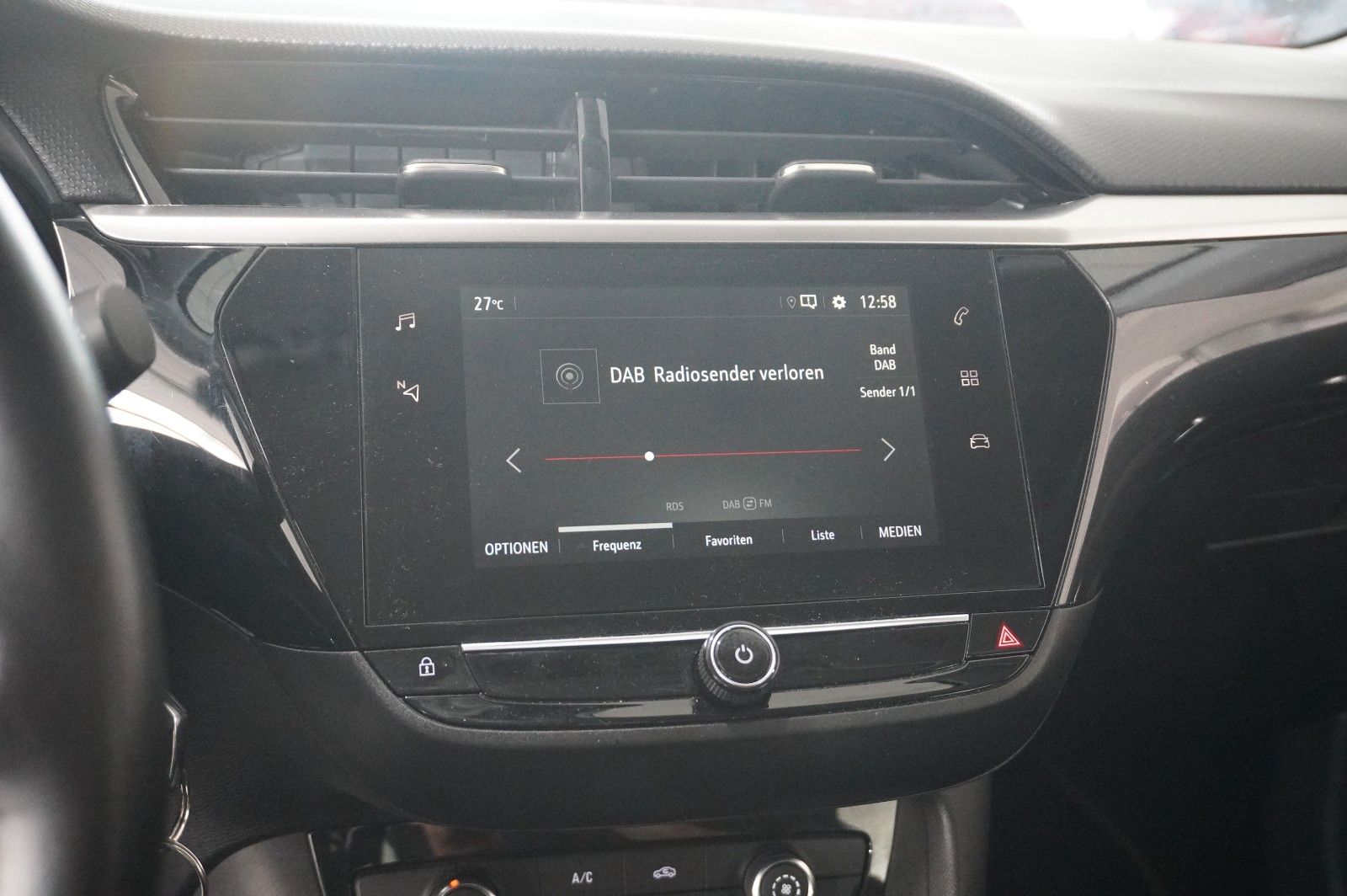 Fahrzeugabbildung Opel Corsa F 1.2 ELEGANCE NAVI/LED/TEMP/PDC/KLIMA/USB