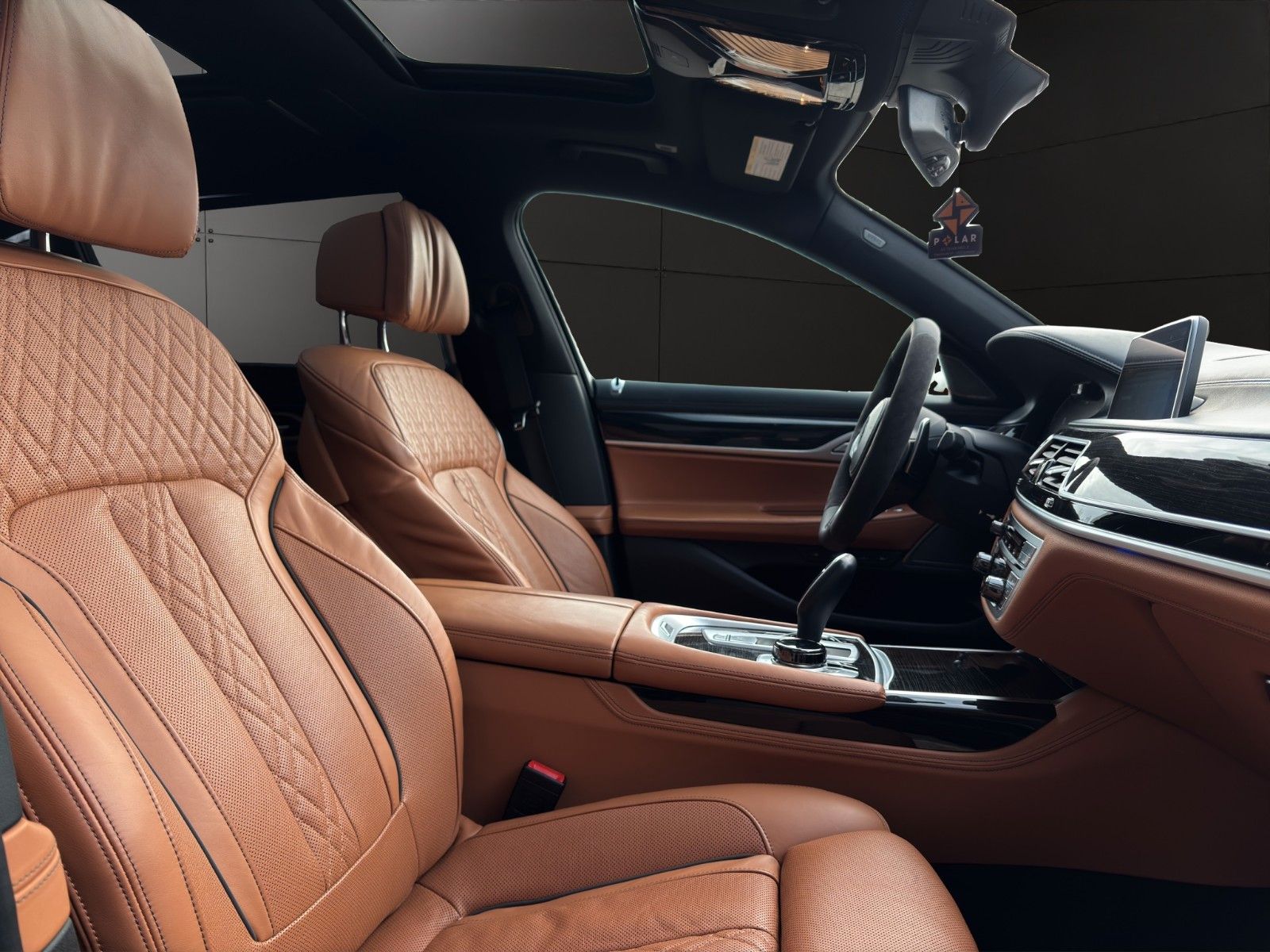 Fahrzeugabbildung BMW 750Li xDrive HUD/Skylounge/H&K/Massage/Luftf.