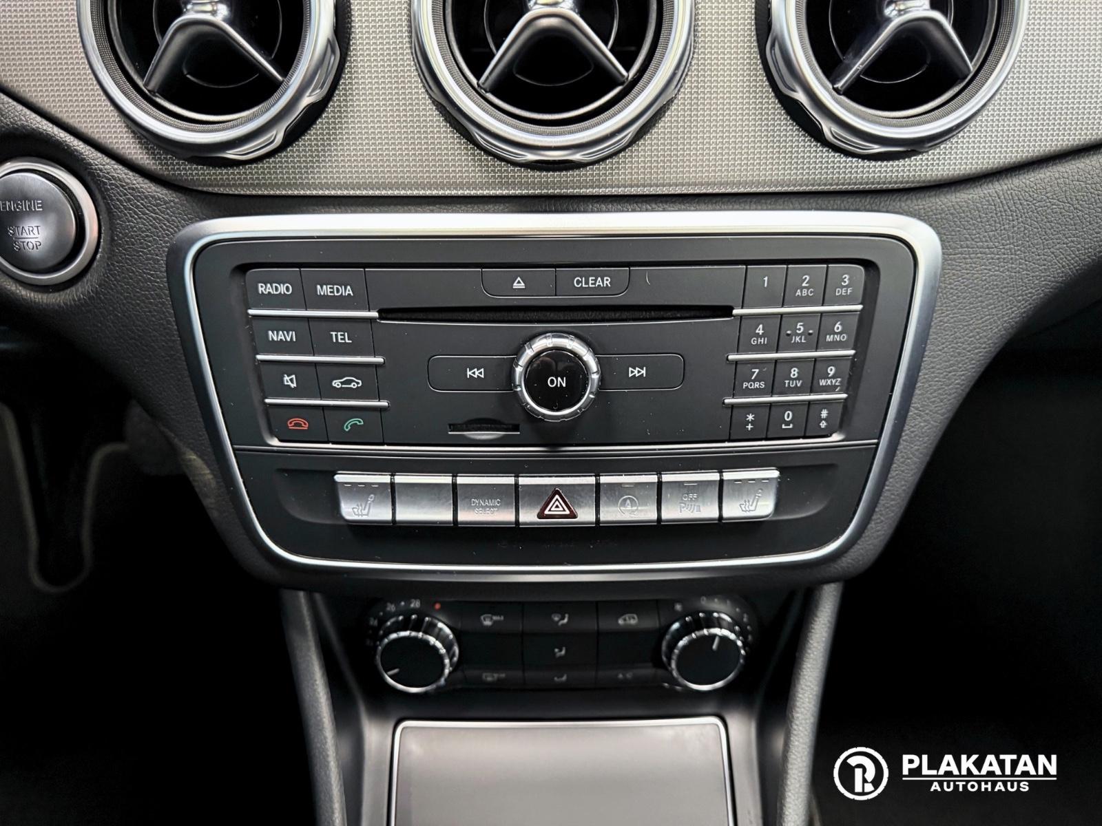 Mercedes-Benz GLA 200 AMG Night Packet Panorama Memory