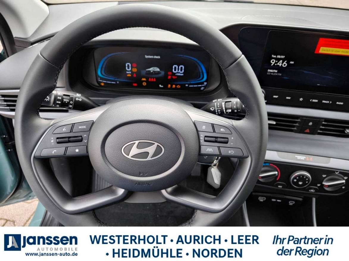 Fahrzeugabbildung Hyundai i20 Select Funktionspaket PDC Navi Rückfahrkamer