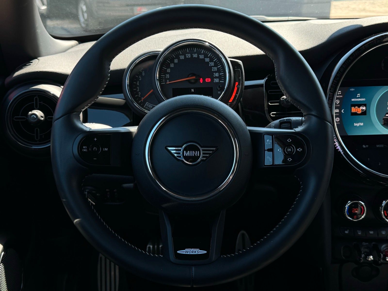 Fahrzeugabbildung MINI One John Cooper Works Tempomat LED SHZ PDC