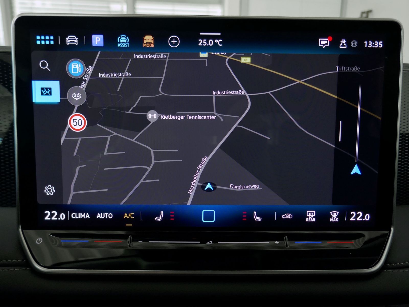 Fahrzeugabbildung Volkswagen Tiguan Life 2.0 TDI DSG | LED AHK RFK ACC