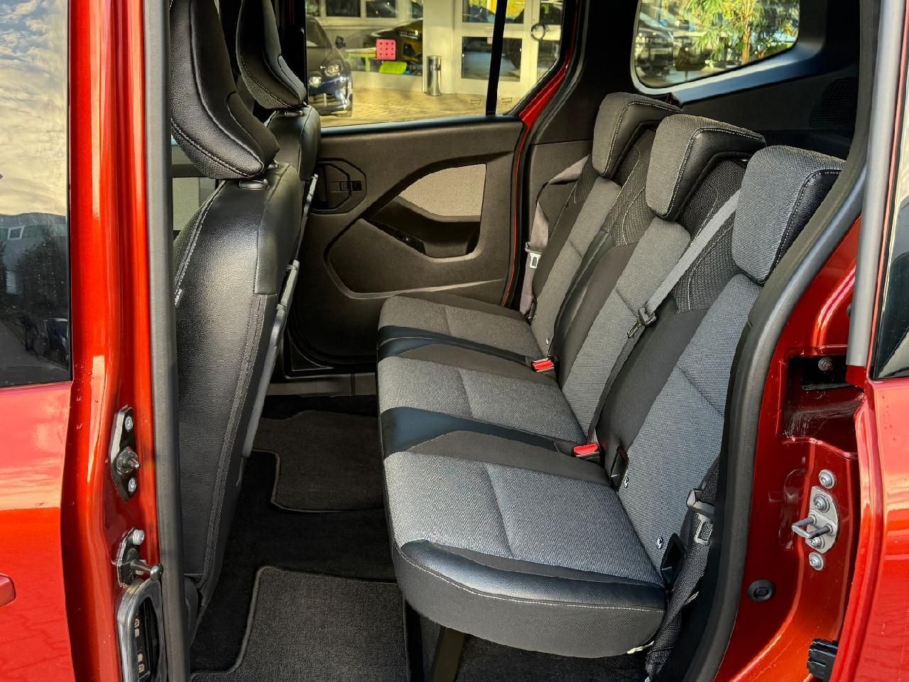 Fahrzeugabbildung Renault Kangoo Techno TCe 130 EDC