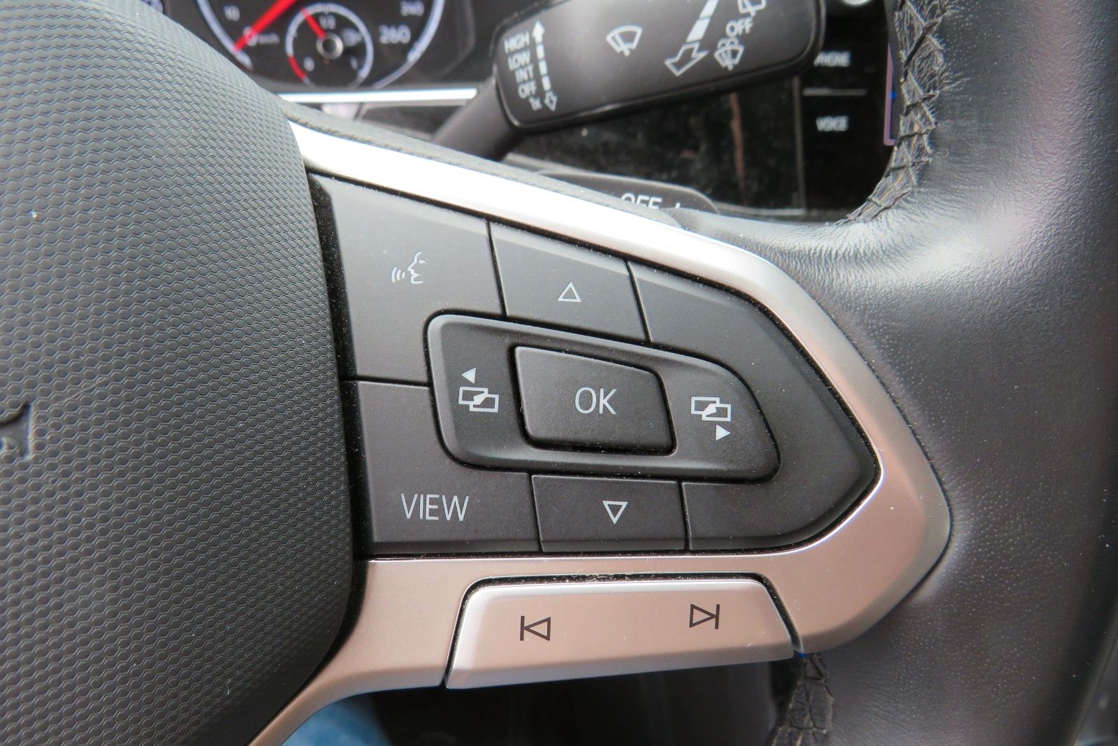 Fahrzeugabbildung Volkswagen T-Cross Highline DSG ACC NAVI AHK APP 1.HAND