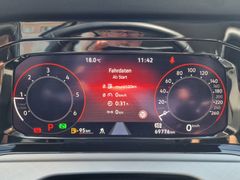 Fahrzeugabbildung Volkswagen Golf VIII Var. Alltrack 4M Navi Matrix ACC StdHz
