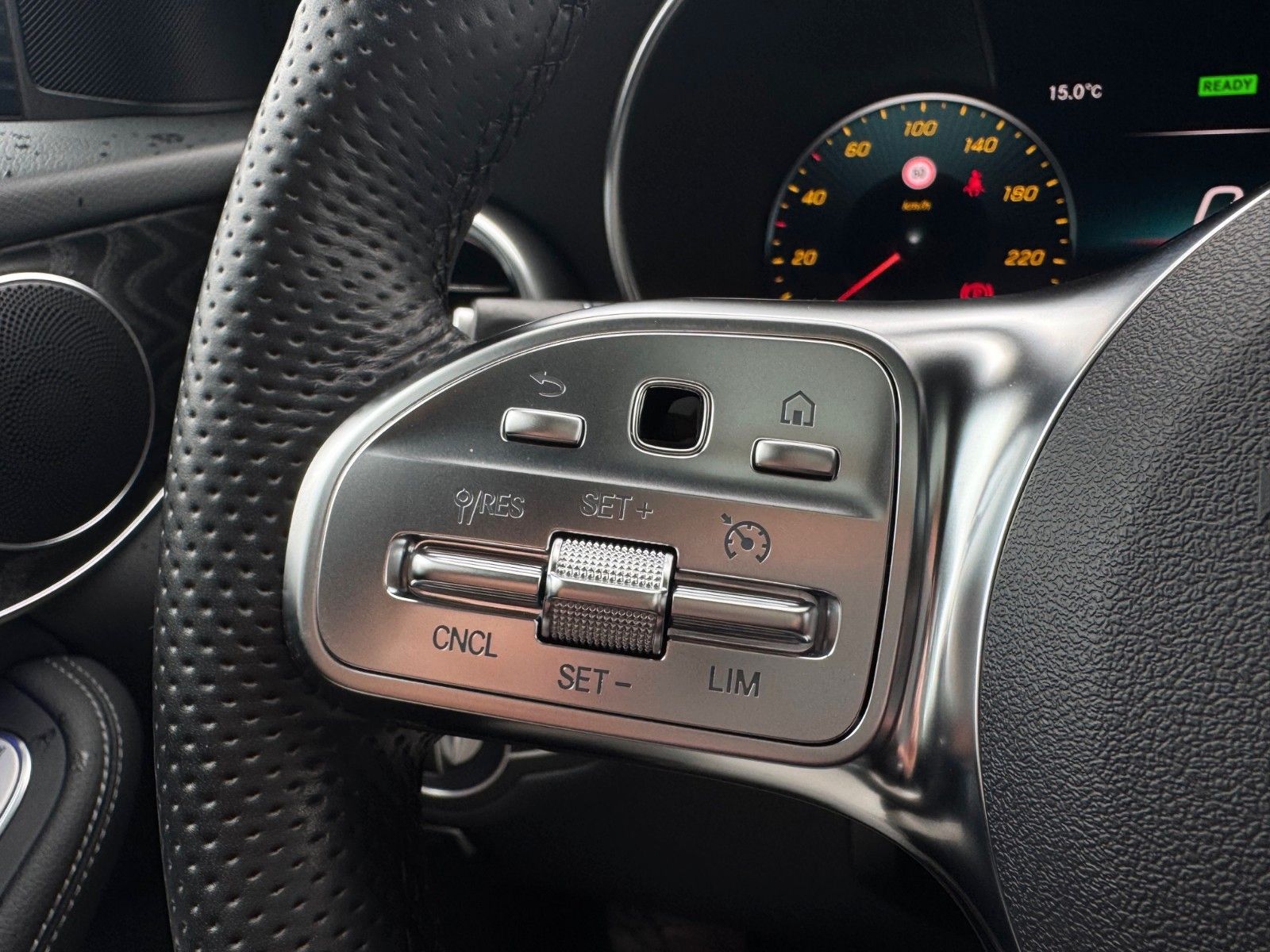 Fahrzeugabbildung Mercedes-Benz GLC 200 4Matic/ Panorama/ Virtual/ Ambientelight