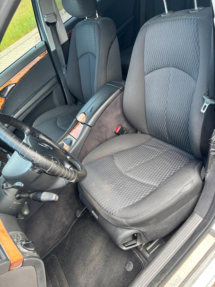 Mercedes-Benz E220 2005 — photo 8