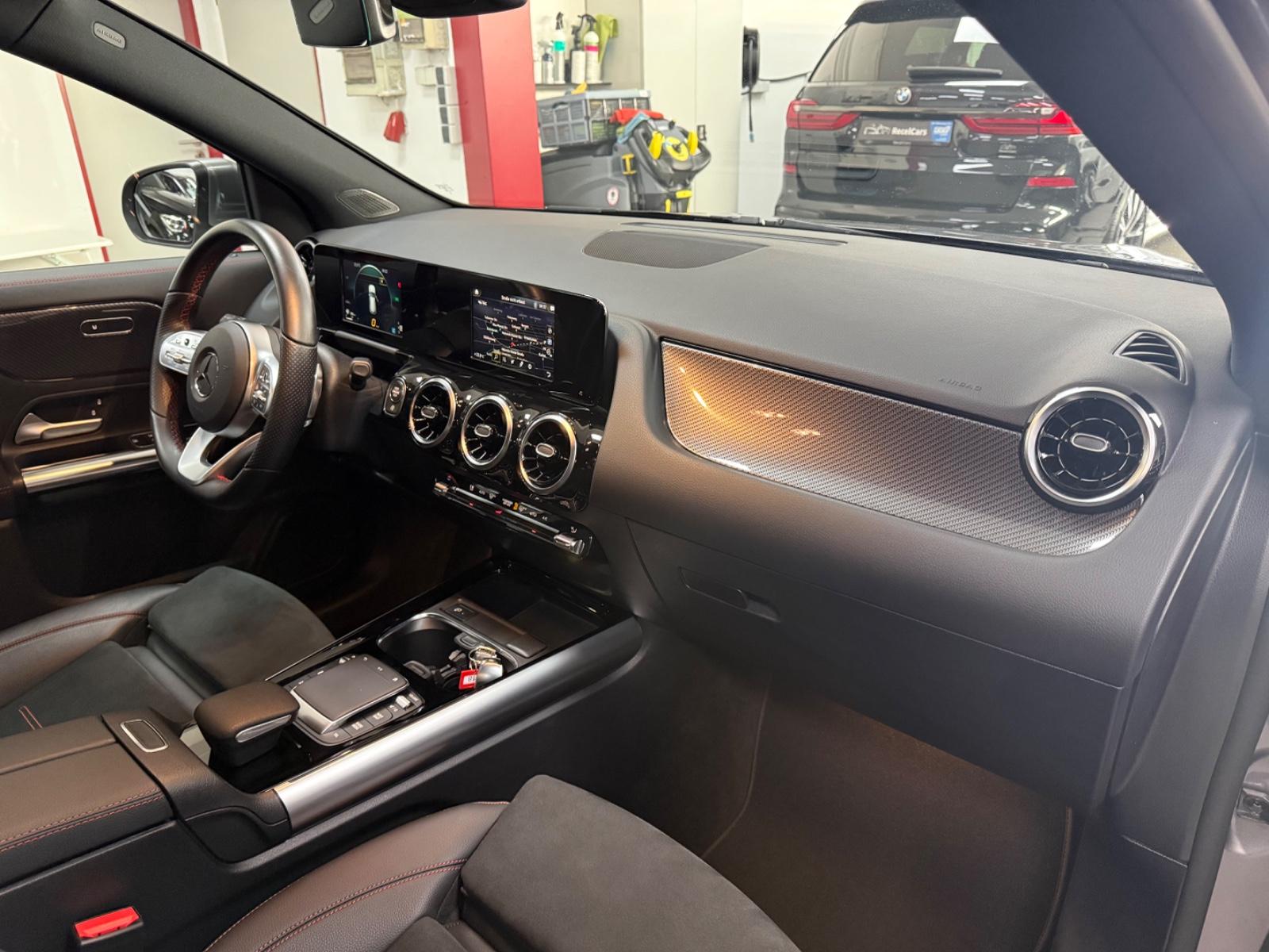 Mercedes-Benz GLA 220 d*AMG-LINE*AHK*MBUX*19 ZOLL*PARK-ASSIST*