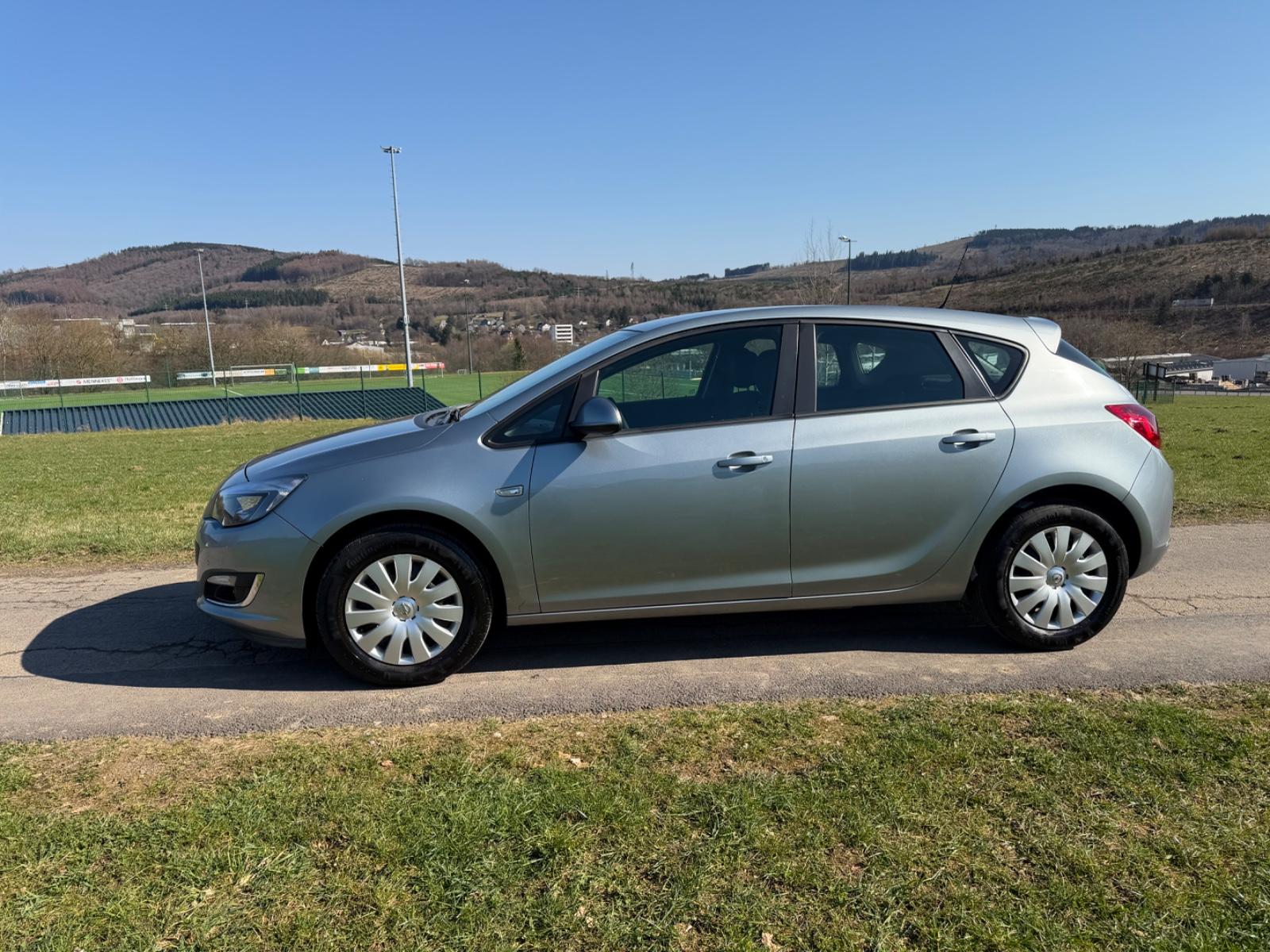 Opel Astra J Lim. 5-trg. Edition 2.0CDTI 165ps