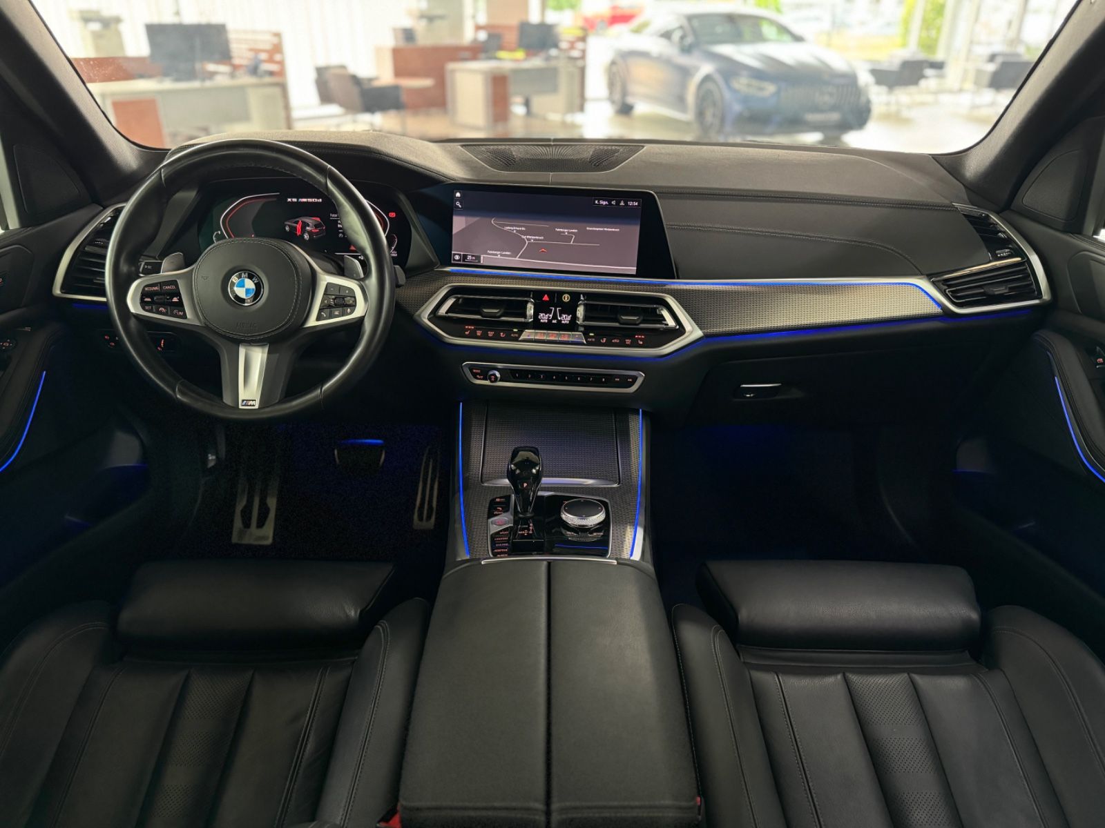 Fahrzeugabbildung BMW X5 M50d Kamera HUD DAB HiFi Stop&Go Alarm 21"LED