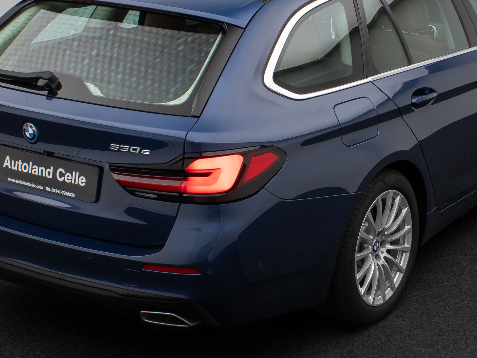 Fahrzeugabbildung BMW 530e Kamera Laser HUD DAB 4Klima ACC Komfortsitz