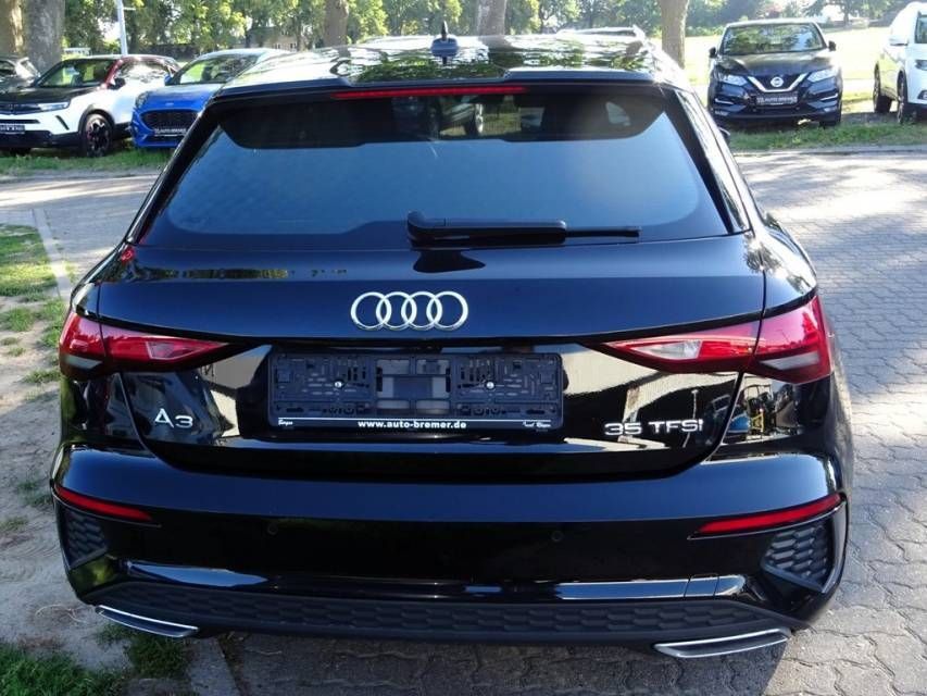 Fahrzeugabbildung Audi A3 Sportback 1.5 TFSI MHEV S line