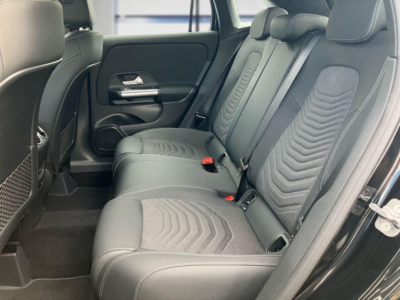 Fahrzeugabbildung Mercedes-Benz GLA 200 d AHK+MULTIBEAM+EL.HECKKL+KAMERA+SHZ+