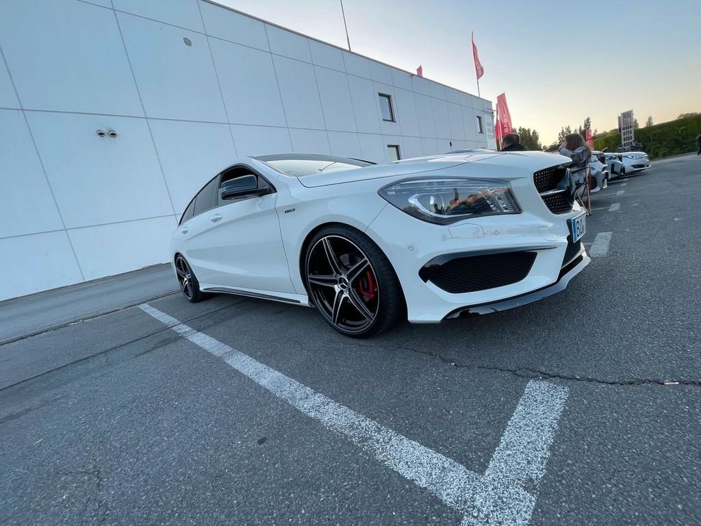 Image of Mercedes-Benz CLA 180