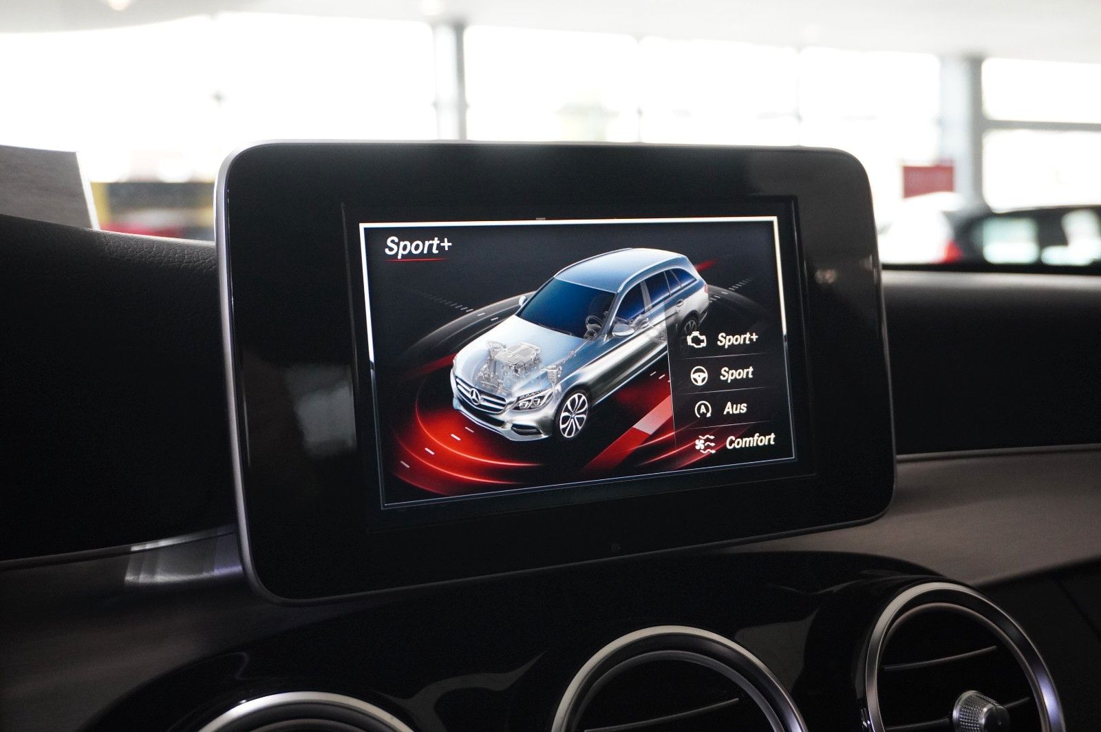 Fahrzeugabbildung Mercedes-Benz C 200 T AMG LINE 9G-TRONIC NAVI/LED/PANO./SPORT