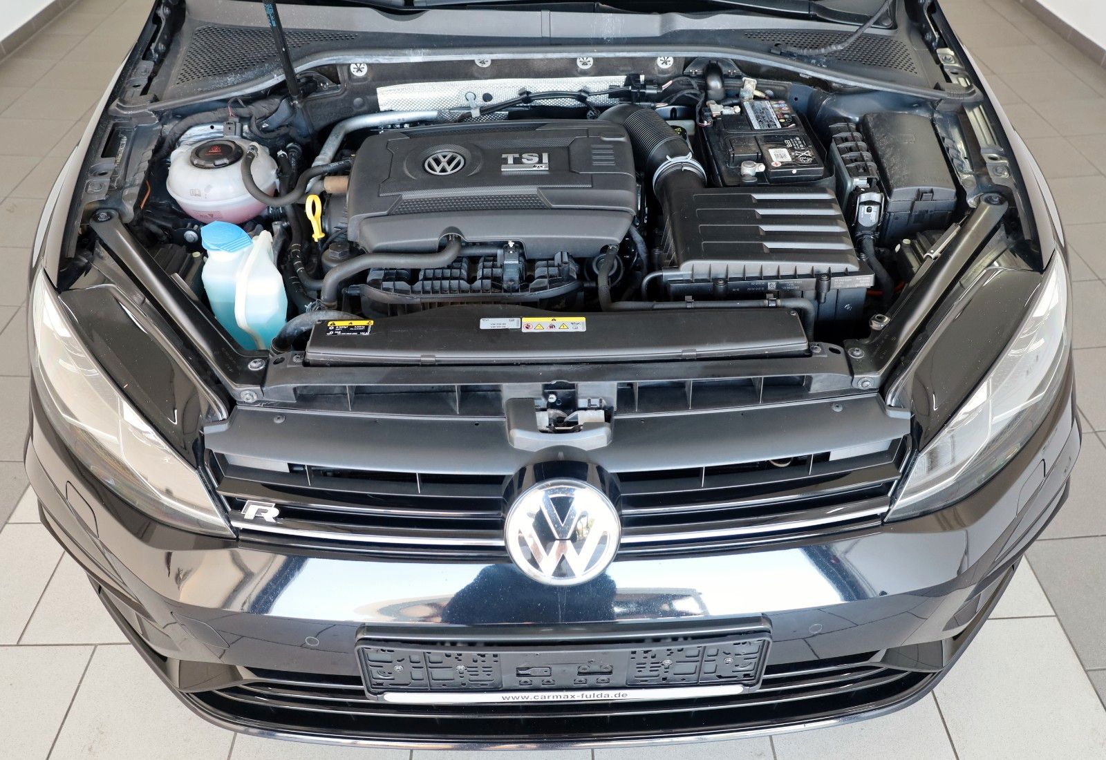 Fahrzeugabbildung Volkswagen Golf VII Variant R 4M Leder,Navi,LED,Kamera,ACC