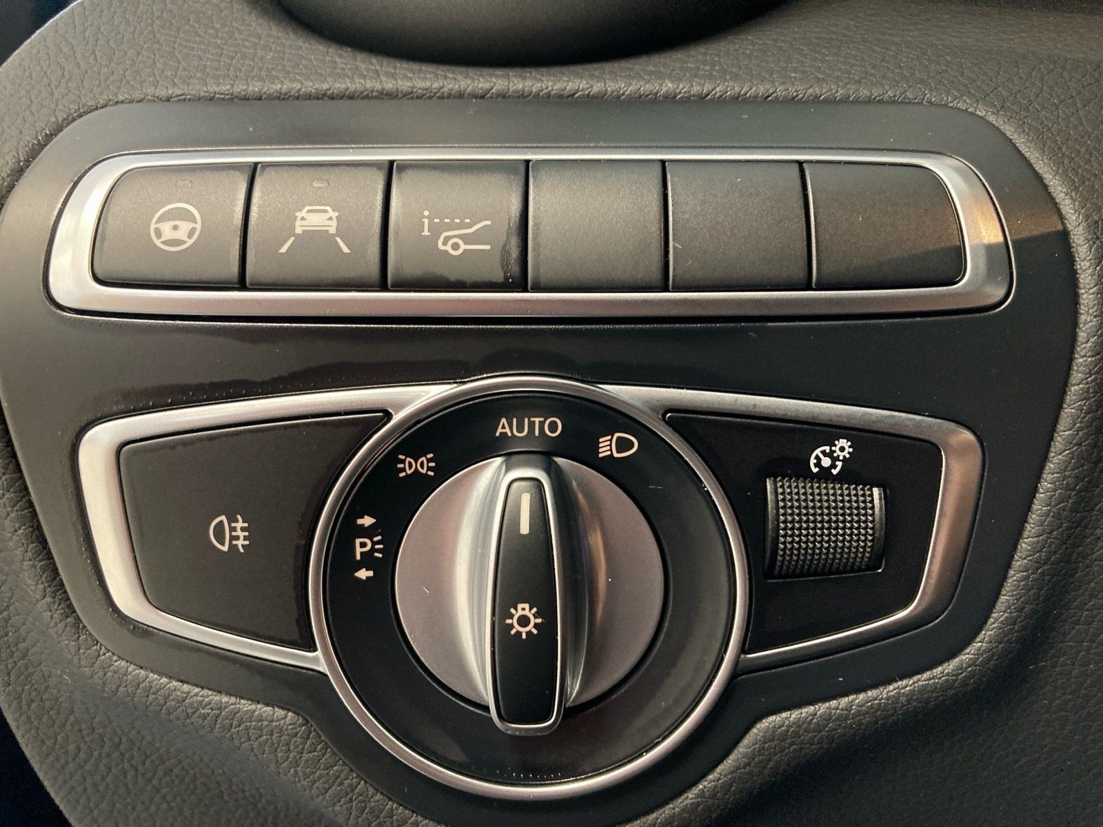 Fahrzeugabbildung Mercedes-Benz C 300 AMG*360°*Distronic*Head-Up*Totwinkel*LED*