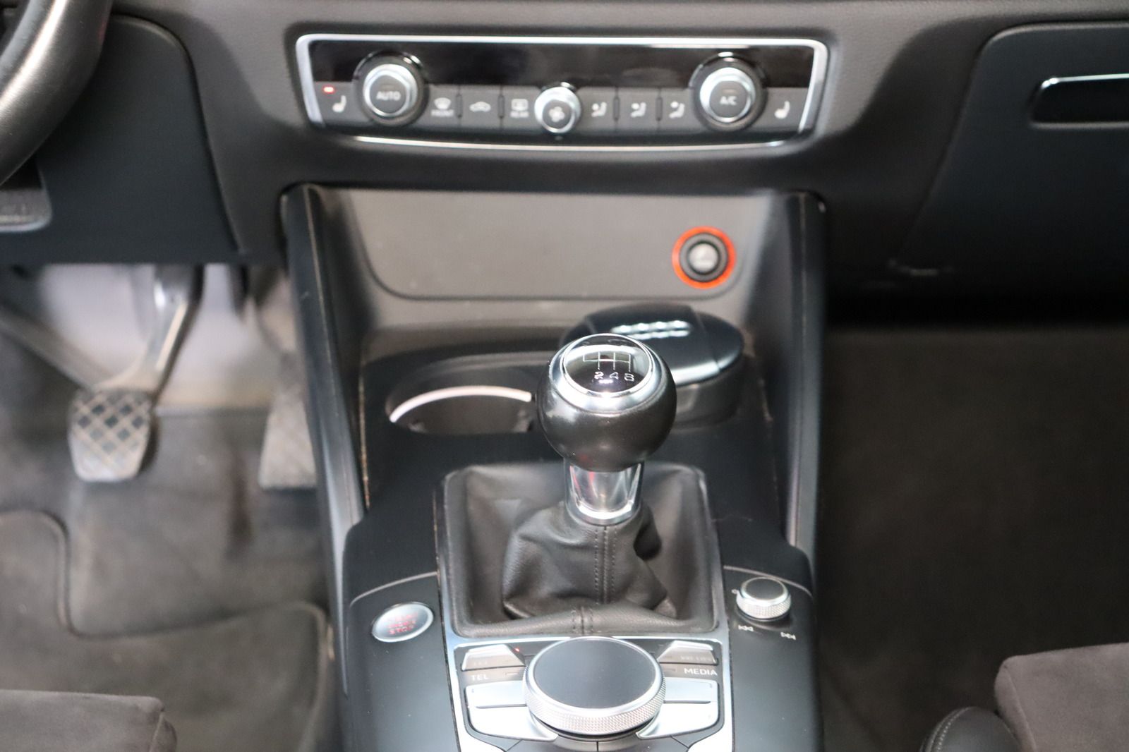 Fahrzeugabbildung Audi A3 2.0 TDI Ambition Sport * Xenon * Alcantara