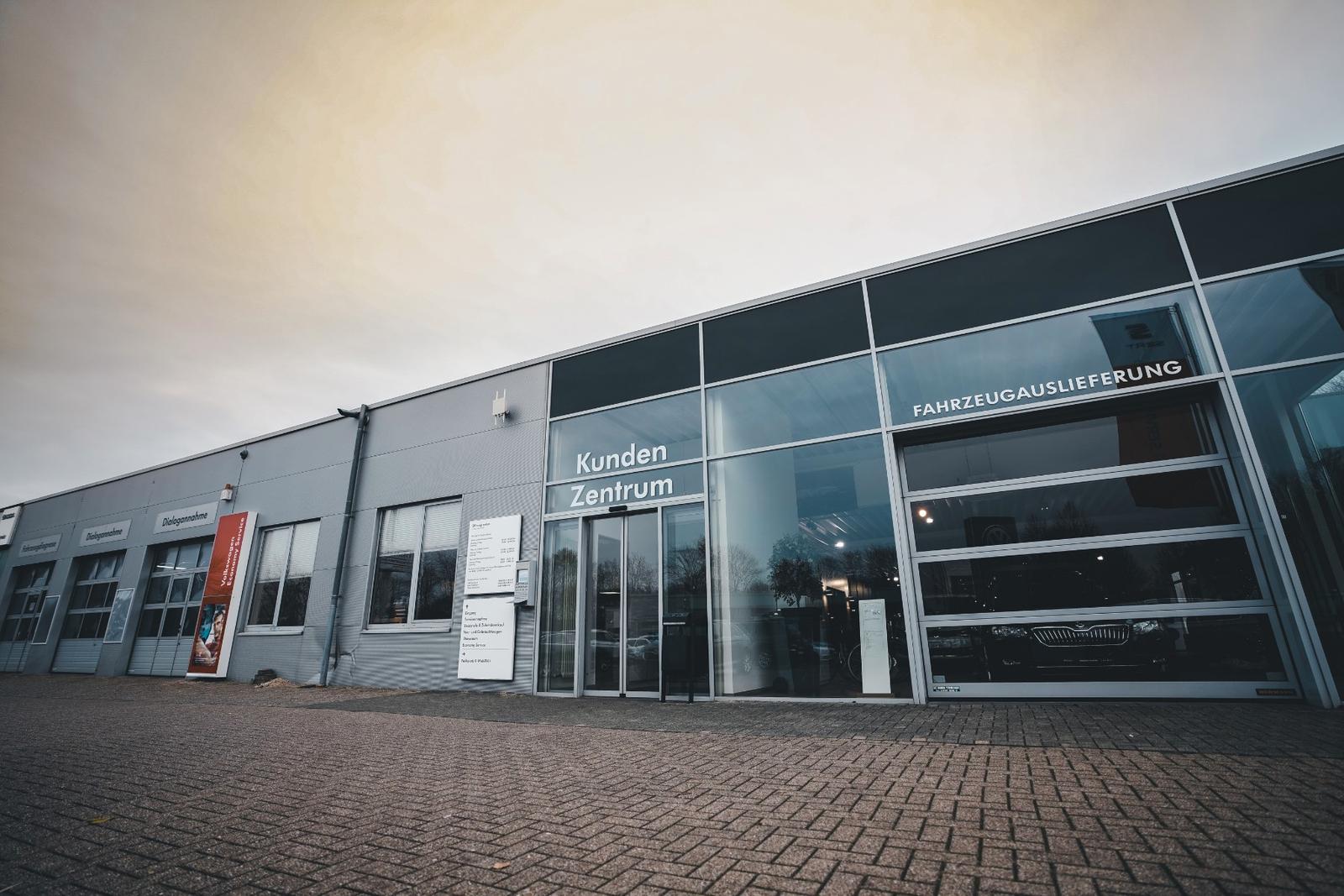 showroom-image-bottom