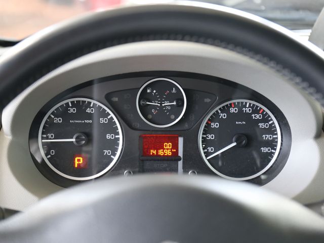 Peugeot Expert Tepee 2x TÜR L2H1 AUT KLIMA TEL 8SITZ AHK