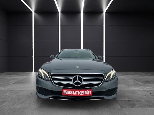 MERCEDES-BENZ E 220 d 4Matic-T-Avantgarde/LED/Kamera/Navi/KeyF