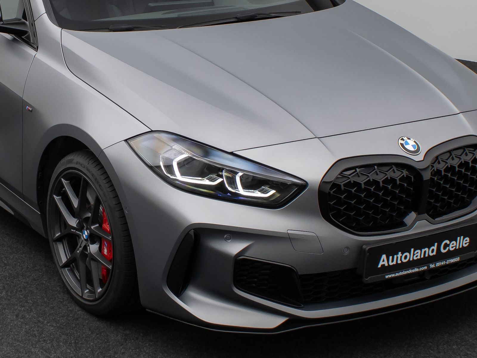 Fahrzeugabbildung BMW M135i xD Panorama Kamera HUD DAB H/K Komfort 18"