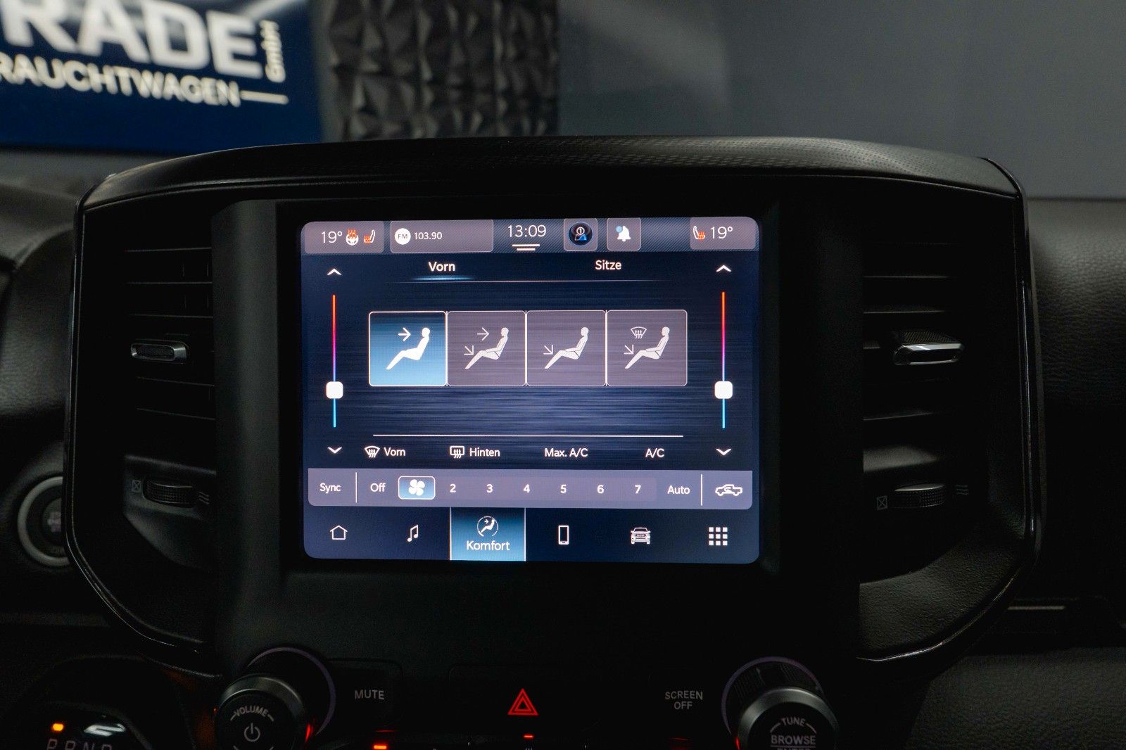 Fahrzeugabbildung Dodge RAM 5.7 V8 HEMI 4x4 Built to Serve AXLE LOCK LED