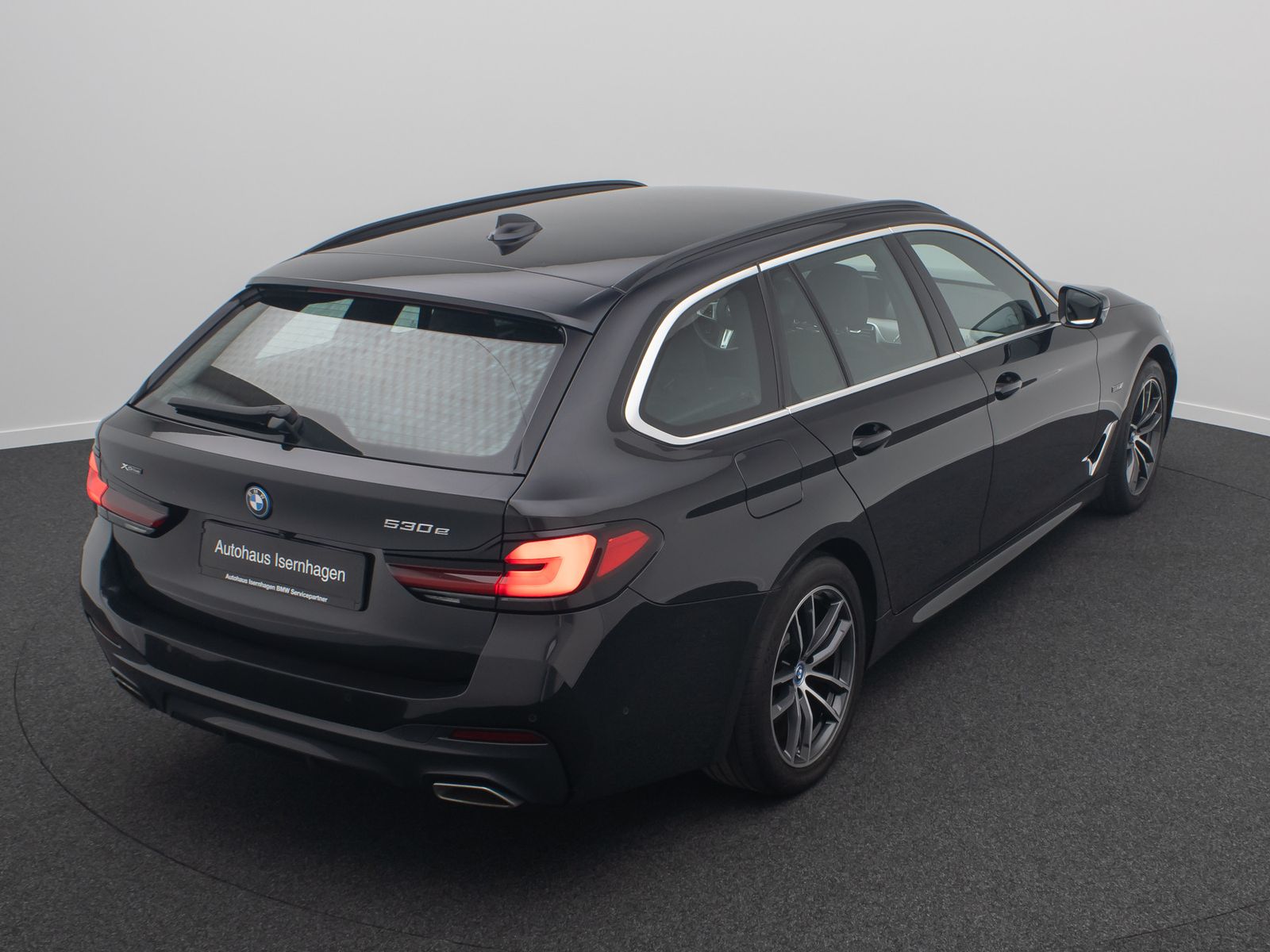 Fahrzeugabbildung BMW 530e xD M Sport Kamera DAB HiFi ACC AHK 4xKlima