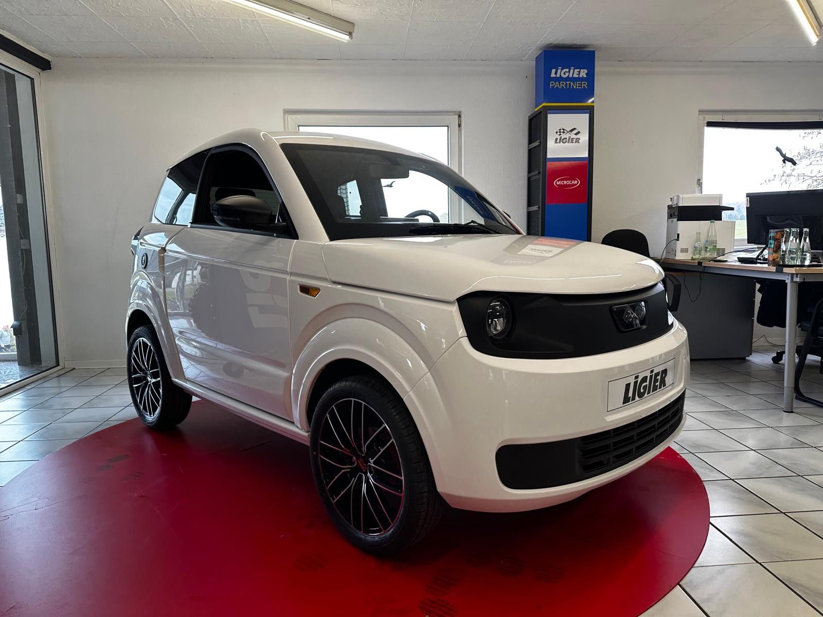 Ligier Myli I.DEAL E5 Diesel |Servo |Carplay| SOFORT! — Bild 3
